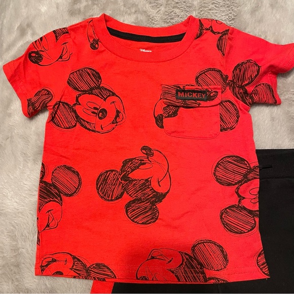 3 Mickey Mouse outfit - Picture 2 of 4